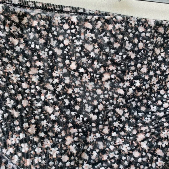Brandy Melville Floral Bandeau Crop Top - Picture 2 of 5